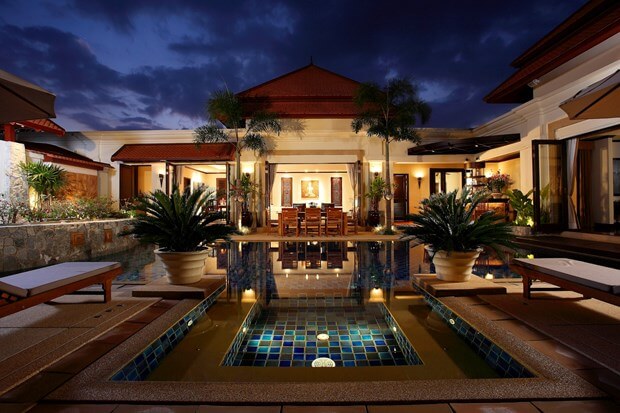 How To Choose The Right Lights For Your Swimming Pool