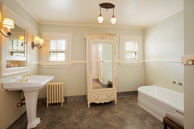 Vintage Décor Ideas For Your Bathroom