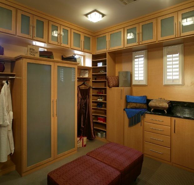 8 Organization Tips To Create A Cleaner Closet