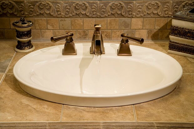 How To Thaw Frozen Pipes