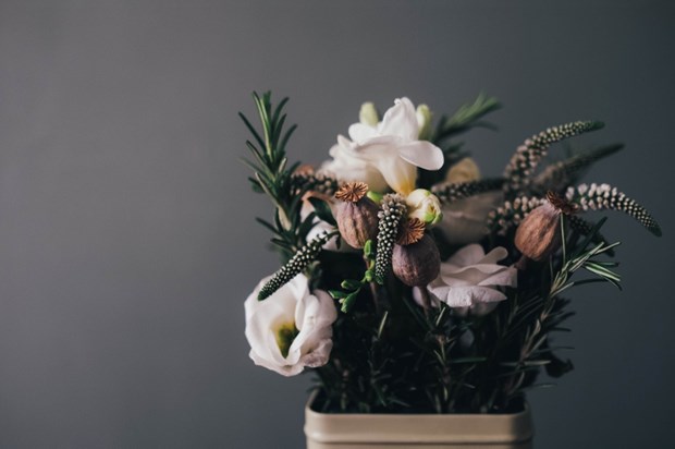 How To Decorate The House With Flowers