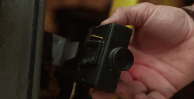 Video: 5 Simple DIY Tricks For Fixing A Garage Door