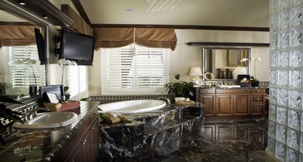Colorful Bathtub Ideas For A Trendy Bathroom
